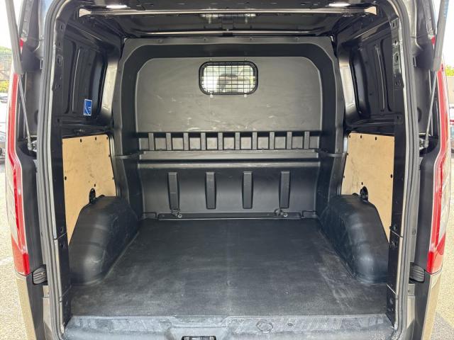 Ford Transit Custom image 3