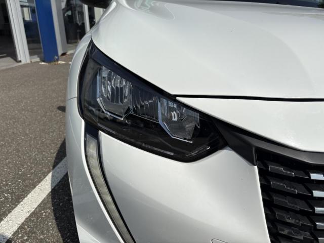Peugeot 208 image 3