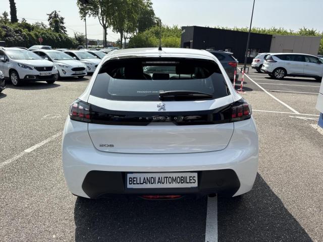 Peugeot 208 image 9