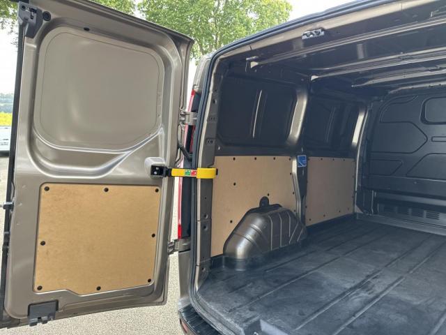 Ford Transit Custom image 4