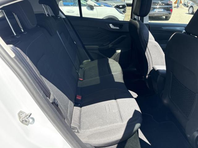 Ford Focus image 9