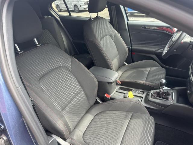 Ford Focus image 6