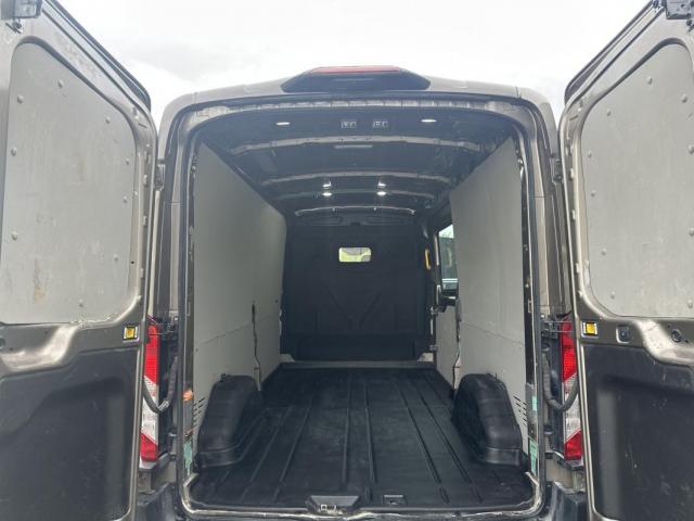 Ford Transit image 8