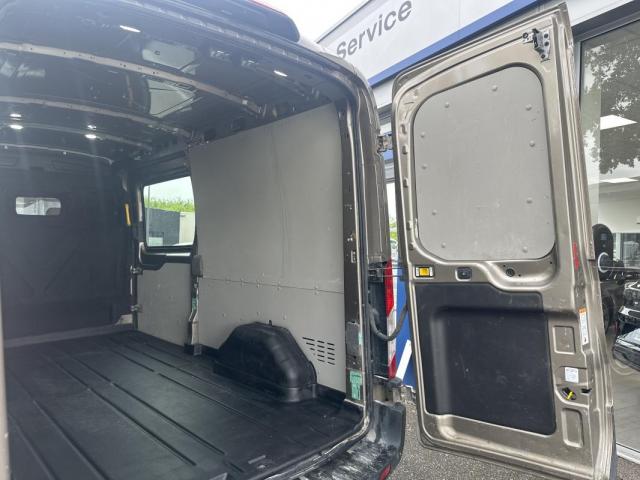 Ford Transit image 9