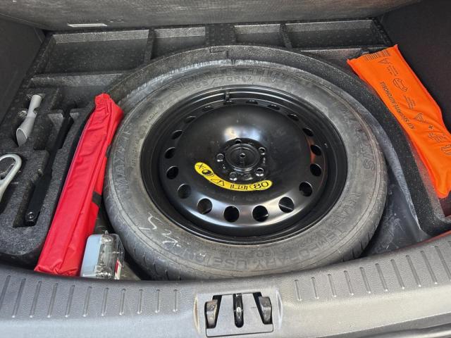 Ford Kuga image 1