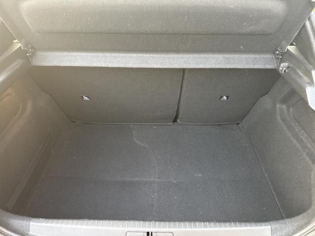 Peugeot 208 image 1
