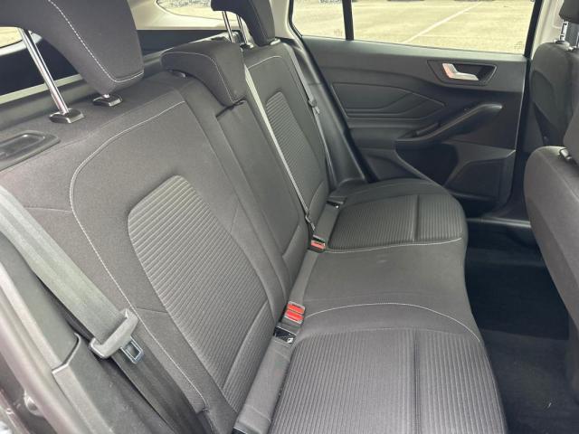 Ford Focus image 3