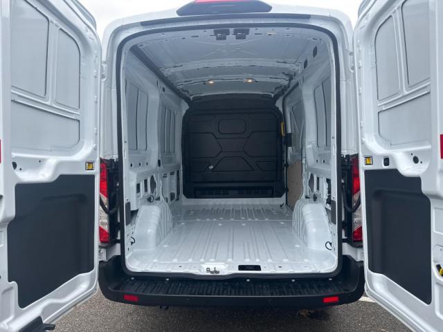 Ford Transit image 3