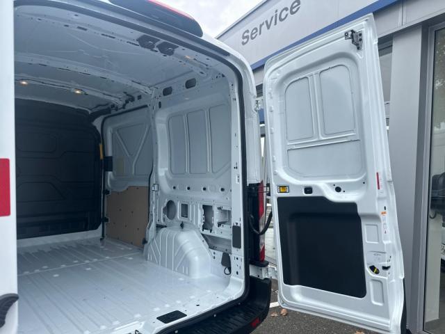 Ford Transit image 4