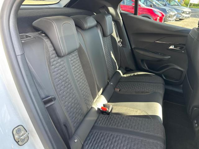 Peugeot 2008 image 2