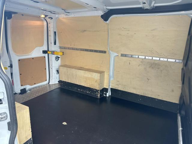 Ford Transit Custom image 3