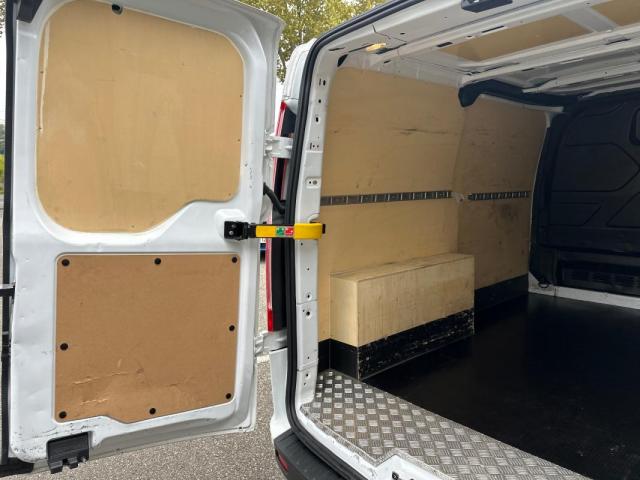 Ford Transit Custom image 6