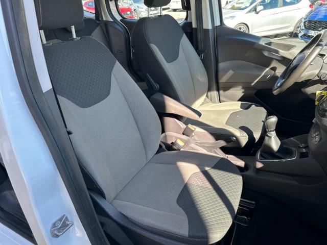 Ford Tourneo image 1