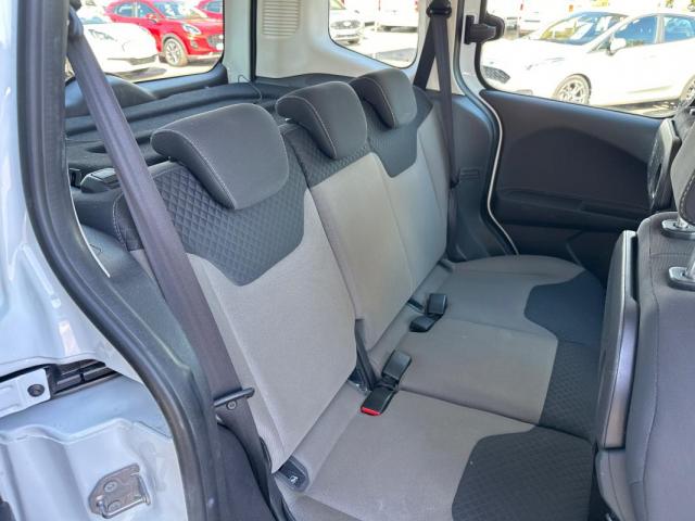 Ford Tourneo image 4