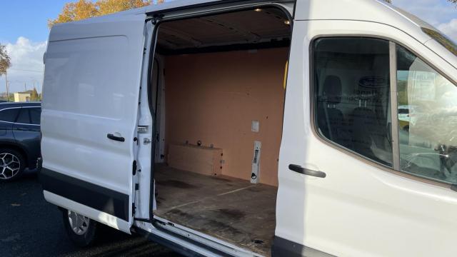 Ford Transit image 6