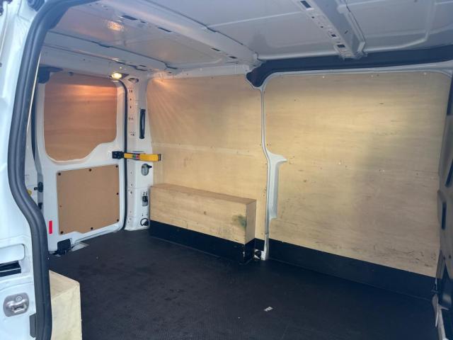 Ford Transit Custom image 2