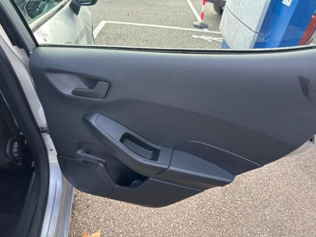 Ford Fiesta image 8