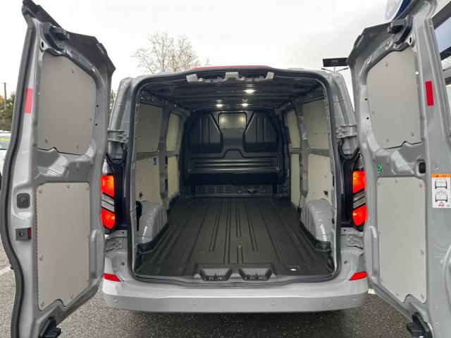 Ford Transit Custom image 2