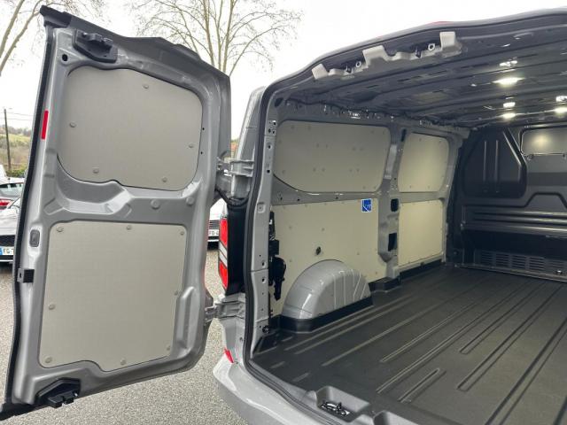 Ford Transit Custom image 3