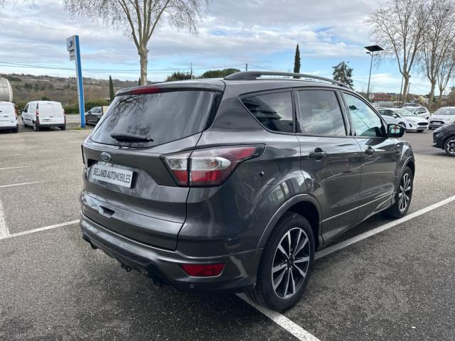 Ford Kuga image 6