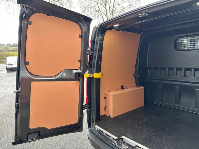 Ford Transit Custom image 9