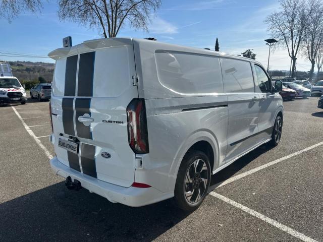 Ford Transit Custom image 3