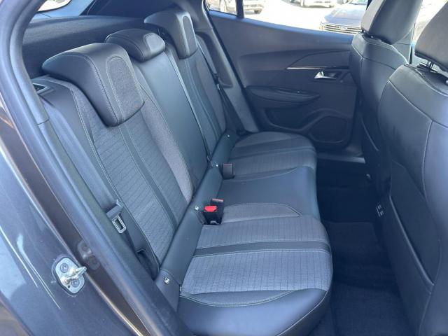 Peugeot 2008 image 8