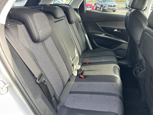 Peugeot 3008 image 2