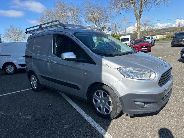 Ford Transit Courier image 9