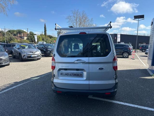 Ford Transit Courier image 6