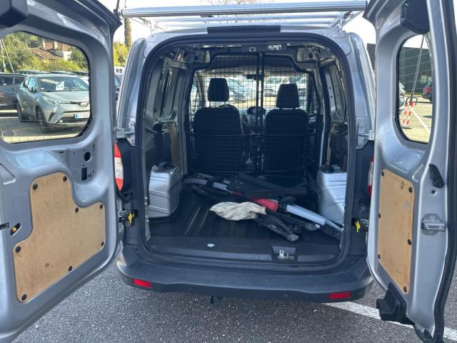Ford Transit Courier image 3