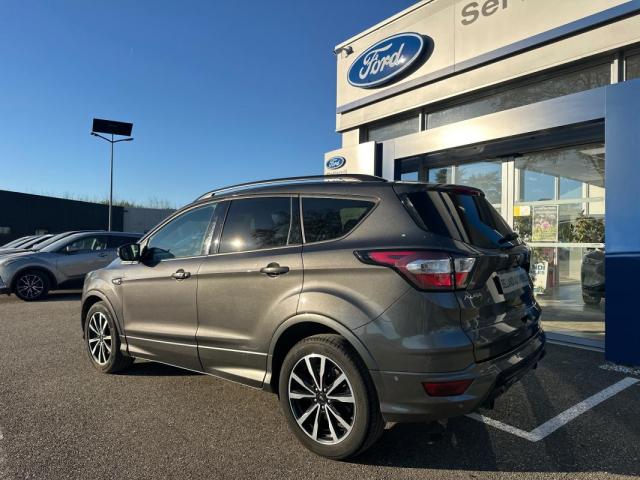 Ford Kuga image 9