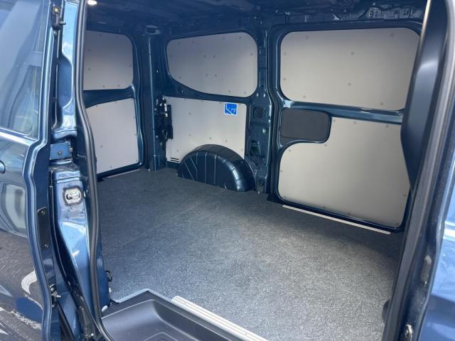 Ford Transit Custom image 8