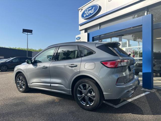 Ford Kuga image 3