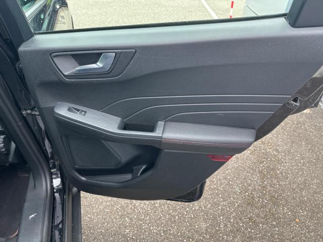 Ford Kuga image 7