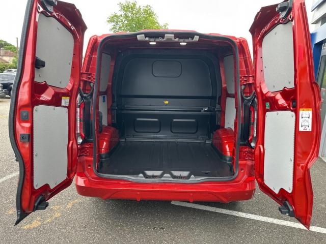 Ford Transit Custom image 2