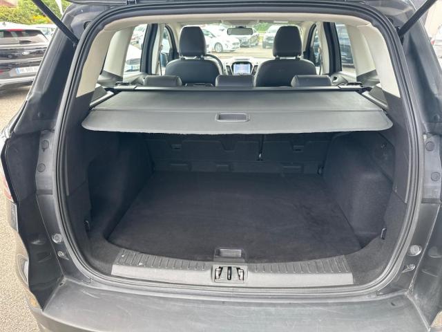 Ford Kuga image 1