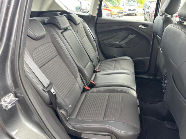 Ford Kuga image 8