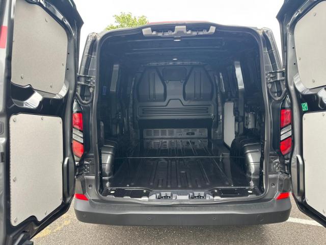 Ford Transit Custom image 7
