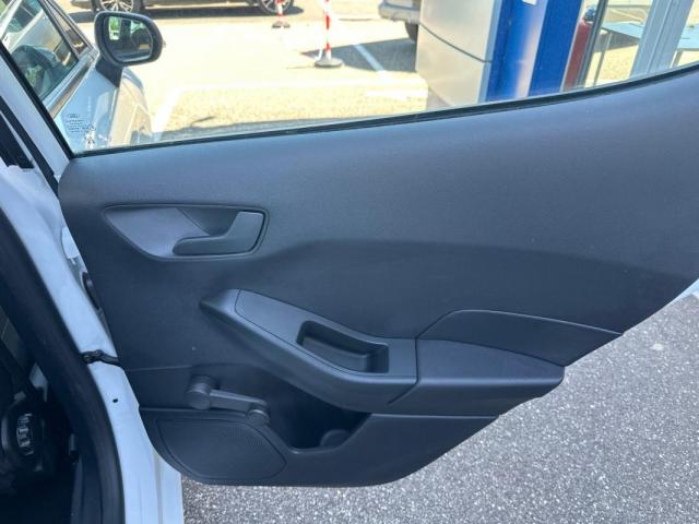 Ford Fiesta image 2