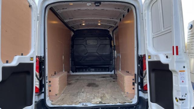 Ford Transit image 3