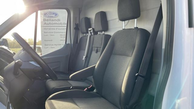 Ford Transit image 7