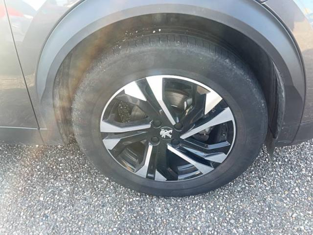 Peugeot 2008 image 3