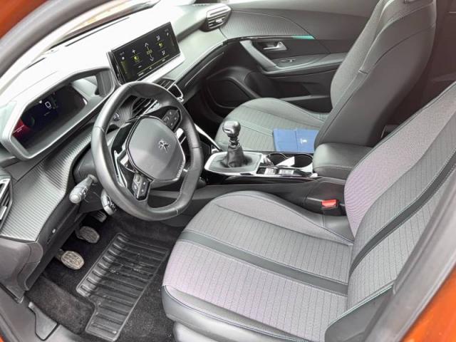 Peugeot 2008 image 8
