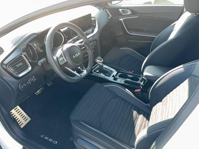 Kia Pro_cee'D image 2