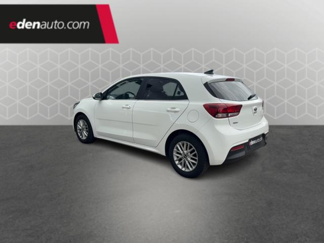 Kia Rio image 6