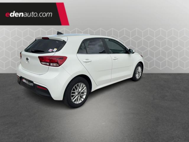 Kia Rio image 9