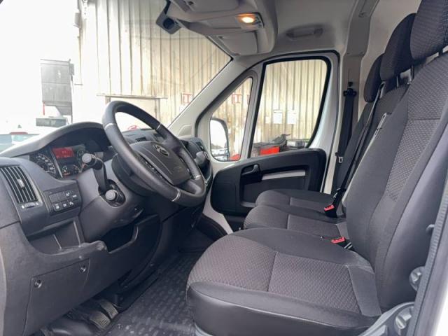 Opel Movano image 9