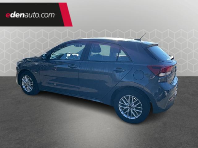 Kia Rio image 5
