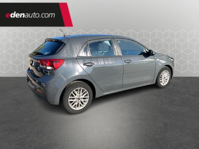 Kia Rio image 4